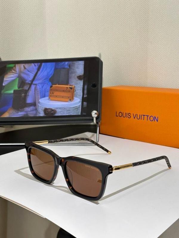 LV Sunglasses 1042